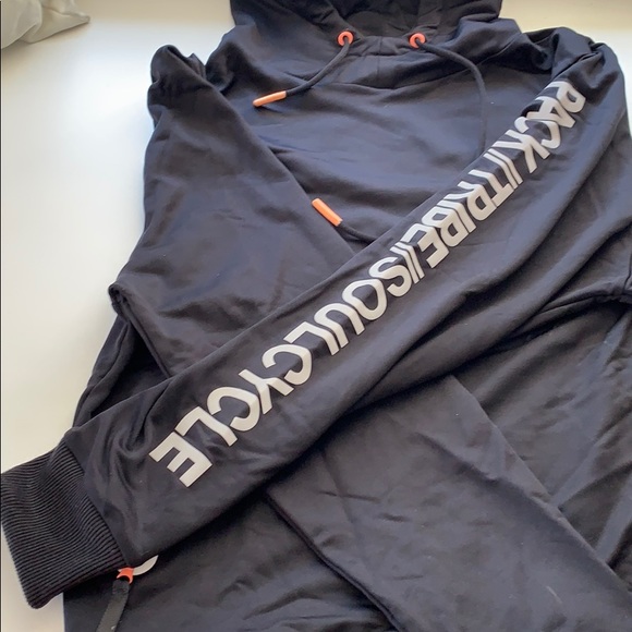 Where your intention in your arm. SoulCycle Gear - Picture 3 of 3